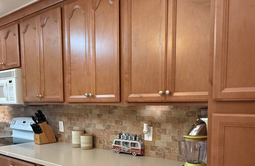 Brown House | Charming beachside 2-bedroom townhome with AC, WiFi in New Smyrna Beach