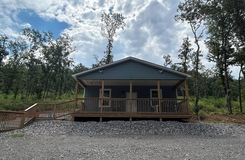 Scottsboro Cabin | Charming Cabin in Scottsboro AL