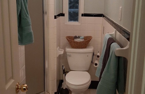 Montgomery House | Charming Cloverdale Home Minutes from Everything w/King Bed