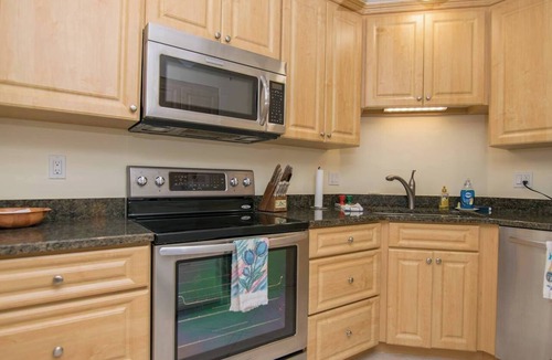 Vanderbilt Beach Condo | Charming Coastal Living: Gulf Views Await