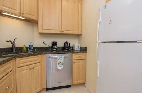 Vanderbilt Beach Condo | Charming Coastal Living: Gulf Views Await
