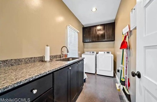 Theodore Cottage | Charming cottage on the Bay! Minutes from Dauphin Island!