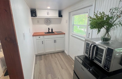 Saint Elmo Cottage | Charming double lofted boathouse with private lake