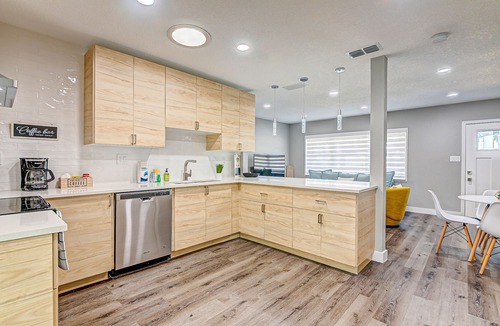 Venetian Way House | Charming home near the ocean with game room, central AC, & washer/dryer