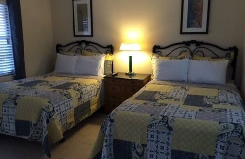 Titusville Hotel | Charming hotel suite with AC and WiFi in delightful Titusville