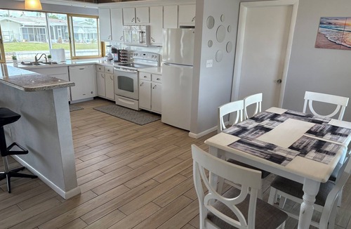 Lochmoor Waterway Estates House | Charming house in lovely North Fort Myers with WiFi, AC and on the water