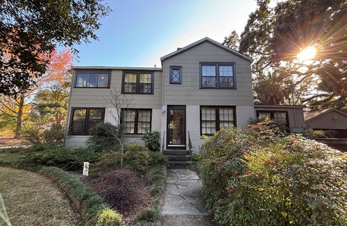 Leinkauf House | Charming Midtown Mobile Duplex 2-bedroom house in lovely Mobile with AC comfort