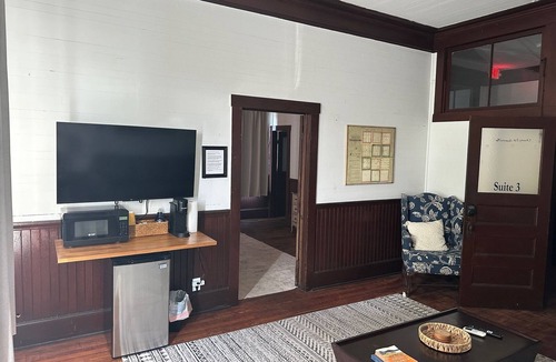 Historic Downtown Apalachicola Apartment | Charming pet-friendly suite in the heart of historic downtown Apalachicola