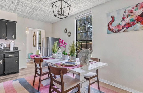 Southeast Pensacola Cottage | Charming pink 2-bedroom cottage in gorgeous Pensacola with AC