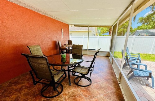 Pine Castle House | Charming pool house with 3-bedrooms with WiFi, AC in delightful Orlando location
