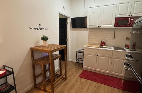 Ludlam Apartment | Charming Private 1-Bedroom Suite with Parking in Miami