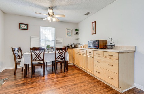 Satsuma House | Charming Satsuma Home ~ 14 Mi to Mobile!