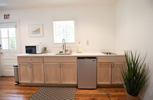 Douglas Apartment | Charming Studio with shared Patio