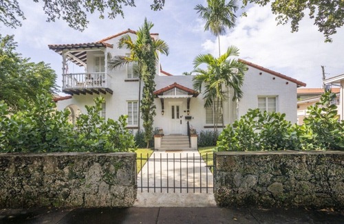 Douglas Apartment | Charming Studio with shared Patio