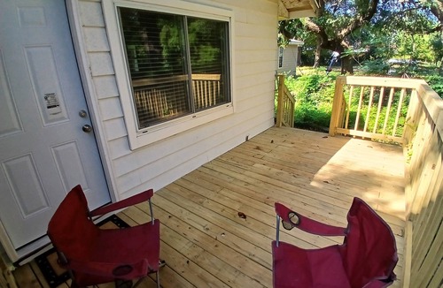 Mississippi City Apartment | Charming studio with DECK, WiFi and AC near beach in wonderful Gulfport