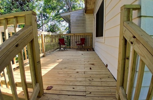 Mississippi City Apartment | Charming studio with DECK, WiFi and AC near beach in wonderful Gulfport