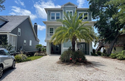 Fairhope House | Charming studio with pier on Mobile bay