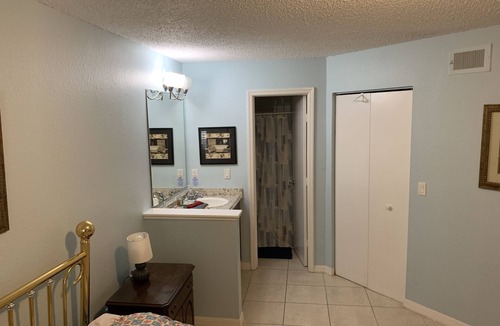 Villas Condo | Charming sun filled 2 bed 2 bath condo near restaurants and shopping