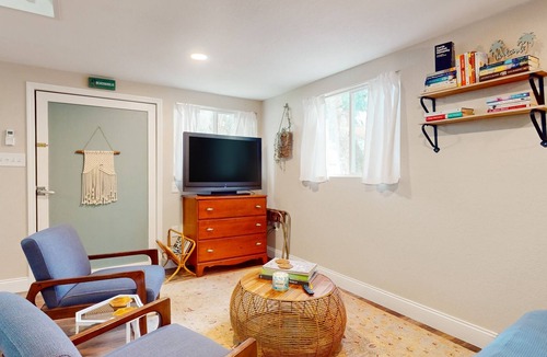 New Port Richey House | Charming tiny home with stock tank pool, grill, & central AC - close to beach