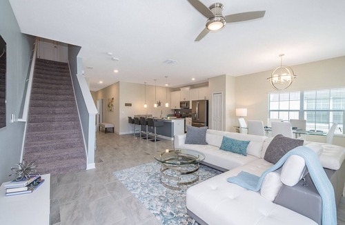 Davenport Ski Chalet | Charming Townhouse 5Beds/4Baths/Pool/18 Min Disney