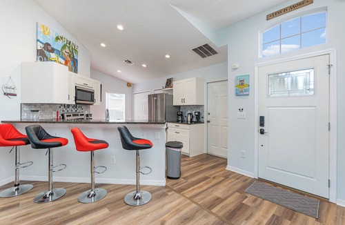 Woodridge House | Charming & Warm W/Pool & Games Room