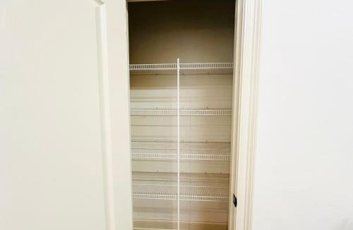 Pine Grove Apartment | Chateau 8