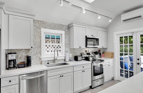 Key West Historic District House | ~CHAVEZ HOUSE~ The private pool and lanai are a Key West dream come true!