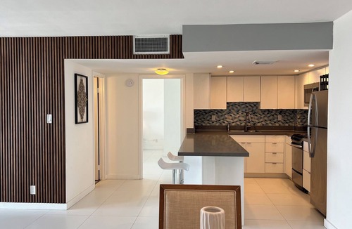 City Center Apartment | Chic 1-bedroom apartment in awesome Miami Beach with AC, WiFi