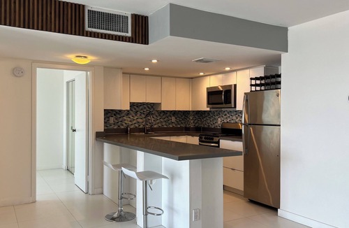City Center Apartment | Chic 1-bedroom apartment in awesome Miami Beach with AC, WiFi