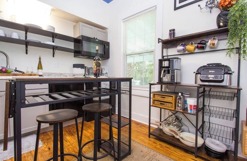 East Hill House | Chic & Central/Less than a 10-minute drive to Pensacola Beach!