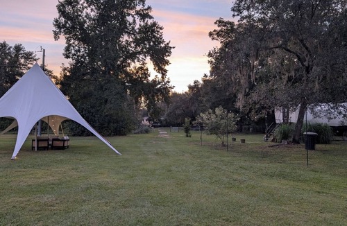 Putnam Hall House | Chic Farm Glamping Exclusive Perks