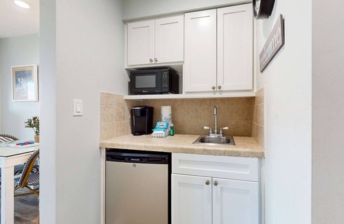 Sandestin Apartment | Chic Luau suite by the beach w/epic amenities - pool, golf & marina