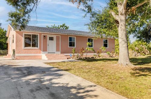 Gulf Cove House | Chic Port Charlotte Home ~ 9 Mi to Englewood Beach