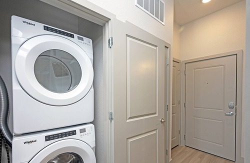 East Ybor Apartment | Chic & Spotless by Channelside, 1BR - 5 ppl