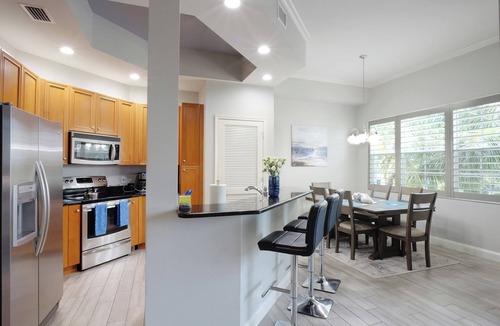 Bonita Shores Condo | CHOSEN BONITA'S FAVORITE and VRBO's PREMIER HOST with 85" TV and 2 KING BEDS!