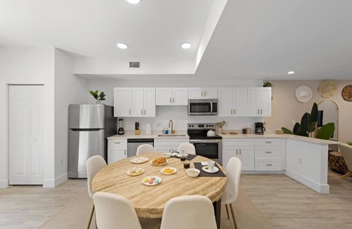 Liberty City House | Classic Vibes Home 3BR/2.5BA & Private Pool!