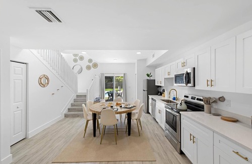 Liberty City House | Classic Vibes Home 3BR/2.5BA & Private Pool!