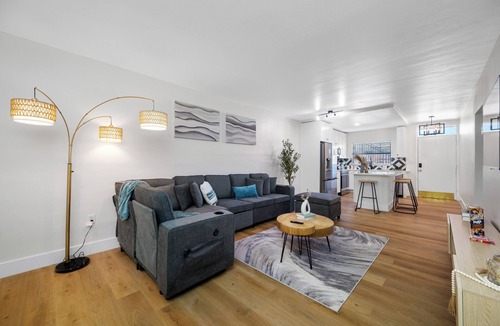 Clearwater Condo | Clearwater Beach Vibes Condo 2 Beds w/Pool - The Savoia