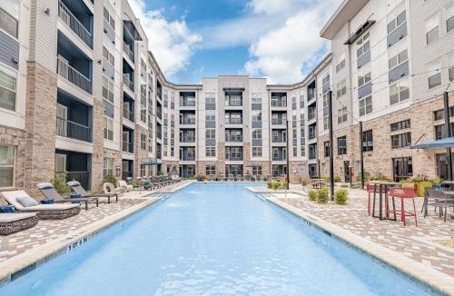 Crestline Heights Apartment | Close to 280 shopping restaurants Grandview Med Ctr