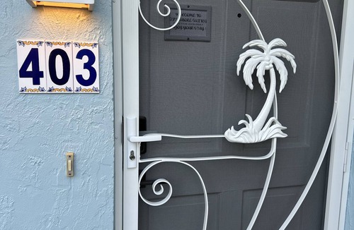 Laurel House | Close to beach ! 3 Bdrm , 2 Bath - Duplex