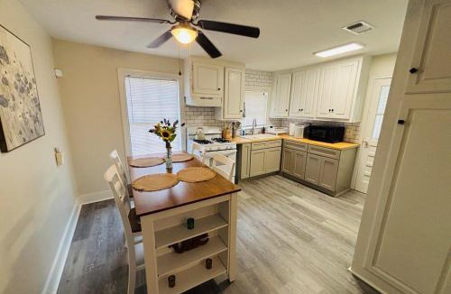 Hattiesburg House | Close-to-Everything Midtown Cottage