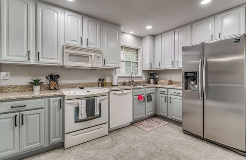 Southeast Pensacola House | Close to It All! Near Beach + Airport + Mall + Hospital + Downtown Pensacola