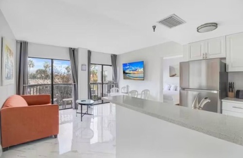 Southwest Orlando Apartment | CLOSE TO UNIVERSAL and International drive, 2 bedroom king suite with parking