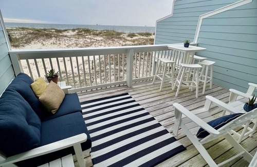 Fort Morgan Condo | CLOSEST CONDOS TO BEACH ! KING BED - PICNIC TABLE - SWING - PARKING UNDER UNIT