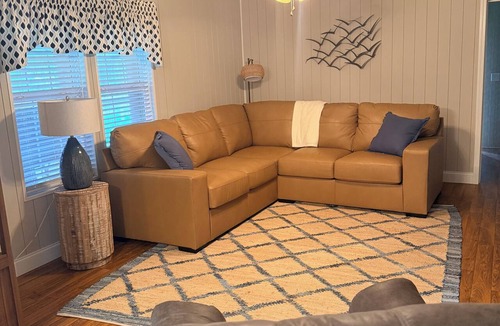 Shellman Bluff House | Coastal Retreat one block from boat lift and Hunter's Cafe