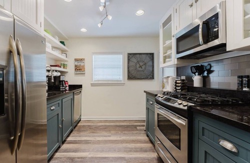 Grandview Heights House | Coco Plum Cottage a Charming Retreat Htd Pool and BBQ