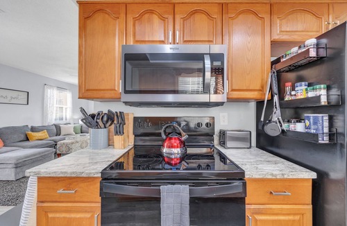 Cocoa House | Cocoa pool+jacuzzi house! Firepit! Cruises! Space Center! USSA fields!Fenced