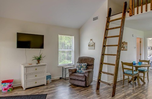 Pass Chateau Harbor House | Coconut Cottage - Feel like you are sleeping in a treehouse! Bikes included - close to bike trail home