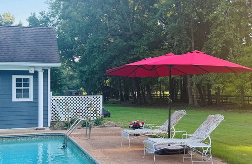 East Central Shelby House | Collierville Guesthouse on 3 acres with pool
