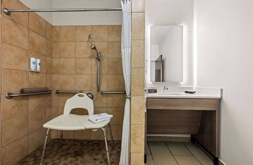 Cullman Hotel | Comfort Suites Cullman I-65 Exit 310